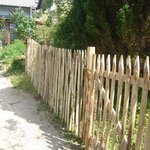 Kastanienzaun wurde in Neulengbach von Zaunteam Wienerwald, Unter-Oberndorf im Jahr 2025 erstellt.