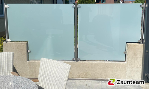 Glas Sichtschutz wurde in Klettgau von Zaunteam Granacher, Lauchringen im Jahr 2021 erstellt.