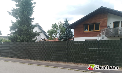 Flechtfix Vario Sichtschutz RAL Standardfarben wurde in Neu Ulm  von Zaunteam Ulm, Lonsee im Jahr 2025 erstellt.