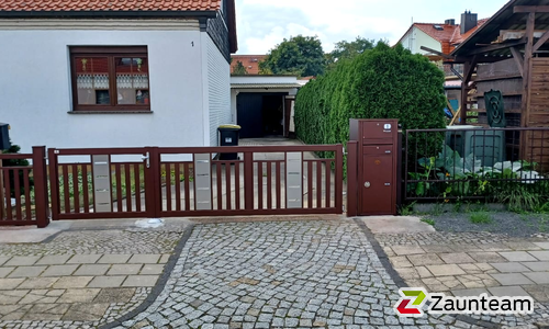 Décor Stab Aluzaun einbetoniert wurde in Zahna-Elster von Zaunteam Fläming, Coswig im Jahr 2021 erstellt.