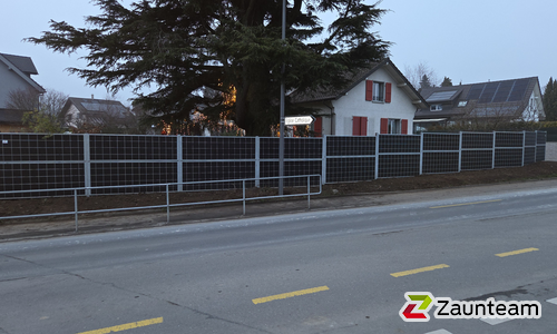 Schallschutzzaun Noistop Steel wurde in Cossonay von Swissclôture Léman, Forel (Lavaux) im Jahr 2025 erstellt.