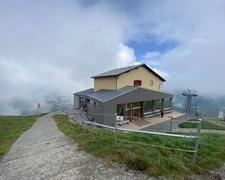 Drahtzaun verzinkt mit Rohrpfosten verzinkt CH mit Fussplatte wurde in Wasserauen von Zaunteam Appenzellerland, Wasserauen im Jahr 2025 erstellt.