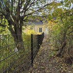 Doppelstabmatten schwer vorverzinkt und anthrazit beschichtet mit Pfosten 60 x 40 mit Abdeckleisten einbetoniert wurde in Bad Großpertholz von Zaunteam Unteres-Mühlviertel, Bad Zell im Jahr 2025 erstellt.