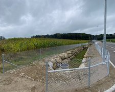 Diagonalgeflecht verzinkt mit Rohrpfosten verzinkt einbetoniert wurde in Kirchberg von Zaunteam Appenzellerland, Wasserauen im Jahr 2024 erstellt.