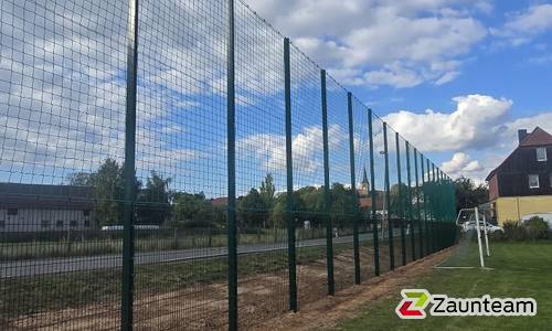Ballfang Doppelstab und Netz Kombination wurde in Branderode von Zaunteam Halle, Halle im Jahr 2025 erstellt.