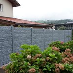 Betonzaun diverse wurde in Kundl von Zaunteam Tirol Unterland, Schwoich im Jahr 2024 erstellt.
