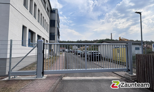 Industrieschiebetor wurde in Langenselbold  von Zaunteam Main-Kinzig, Langenselbold im Jahr 2026 erstellt.