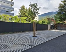  WPC Sichtschutz Discrétion / einbetoniert wurde in Conthey von Zaunteam Wallis, Niedergesteln im Jahr 2025 erstellt.