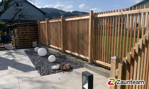Holz Sichtschutz Lärche Natur Sargans wurde in Gaißau von Zaunteam Vorarlberg, Dornbirn im Jahr 2022 erstellt.