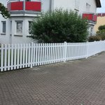 Classic Aluzaun RAL Standardfarbe / Aluminiumpfosten vierkant RAL Standardfarbe einbetoniert wurde in Gernsheim von Zaunteam Bergstraße-Ried, Lorsch im Jahr 2023 erstellt.