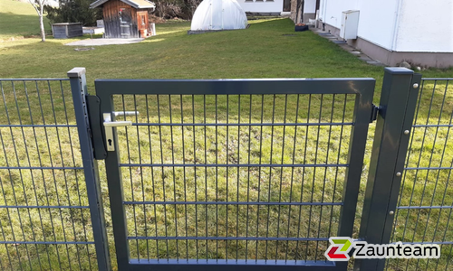 Doppelstabmattentor 1-flüglig wurde in Waltenhofen von Zaunteam Allgäu, Bad Hindelang - Unterjoch im Jahr 2023 erstellt.