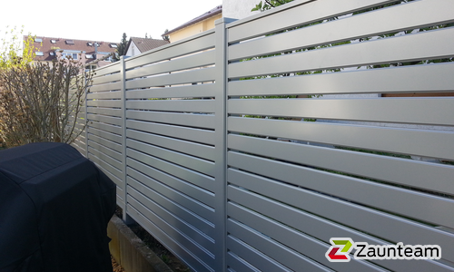 Aluminium Sichtschutz wurde in Bietigheim-Bissingen von Zaunteam Neckar-Enz, Sachsenheim im Jahr 2017 erstellt.