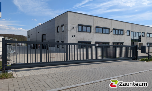 Schiebetor Aluminium wurde in Backnang von Zaunteam Schwäbisch Hall, Schwäbisch Hall im Jahr 2024 erstellt.