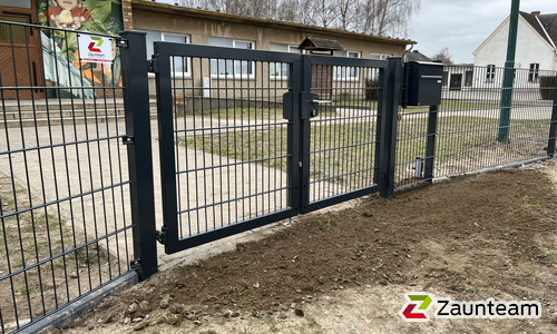 Doppelstabmattentor 2-flüglig wurde in Rothenklempenow von Zaunteam Pasewalk, Pasewalk im Jahr 2024 erstellt.