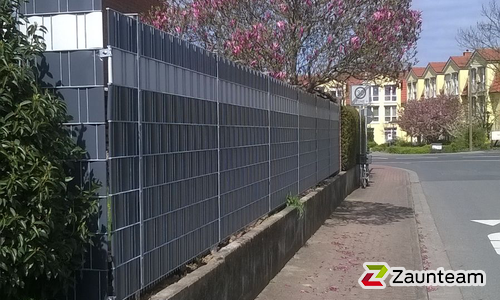 Flechtfix Professional Sichtschutz RAL Standardfarben wurde in Pattensen von Zaunteam Weser-Leine, Salzhemmendorf im Jahr 2016 erstellt.