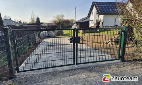 Doppelstabmattentor 2-flüglig wurde in Reichshof von Zaunteam Südwestfalen, Wiehl im Jahr 2025 erstellt.
