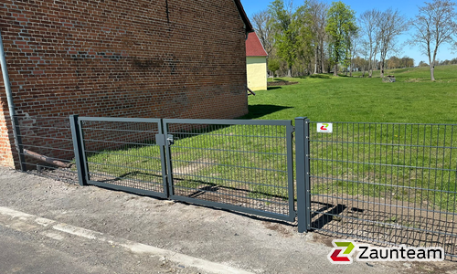 Doppelstabmattentor 2-flüglig wurde in Trebnitz von Zaunteam Fläming, Coswig im Jahr 2026 erstellt.