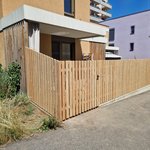 Holz Sichtschutz wurde in Wien von Zaunteam Wienerwald, Unter-Oberndorf im Jahr 2026 erstellt.