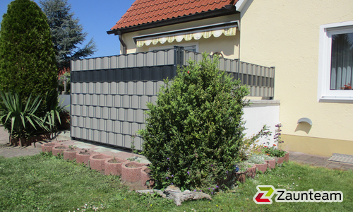 Flechtfix Vario Sichtschutz RAL Standardfarben wurde in Landsberg am Lech von Zaunteam Ammersee, Hofstetten im Jahr 2023 erstellt.