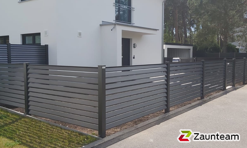 Aluzäune weitere wurde in Dessau-Rosslau von Zaunteam Fläming, Coswig im Jahr 2021 erstellt.