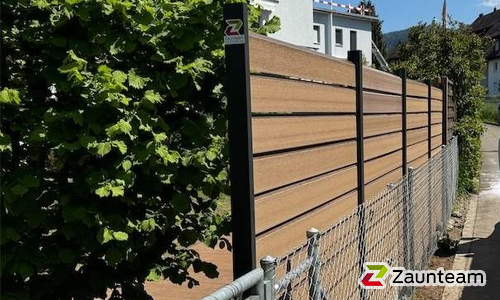 WPC Sichtschutz Diverse wurde in Hinwil von Zaunteam Zürich Oberland, Gutenswil im Jahr 2025 erstellt.