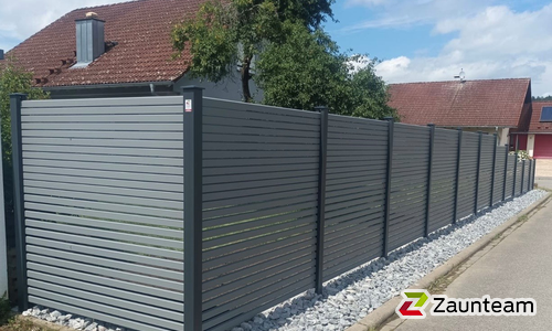 Aluminium Sichtschutz wurde in Lauchringen von Zaunteam Granacher, Lauchringen im Jahr 2024 erstellt.