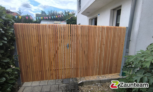 Staketenzauntor 2-flüglig wurde in Wilchingen von Zaunteam Neftenbach, Neftenbach im Jahr 2025 erstellt.