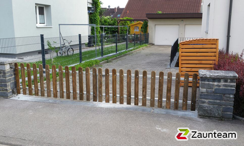 Holztor / Metall-Holztor wurde in Lauchringen von Zaunteam Granacher, Lauchringen im Jahr 2015 erstellt.