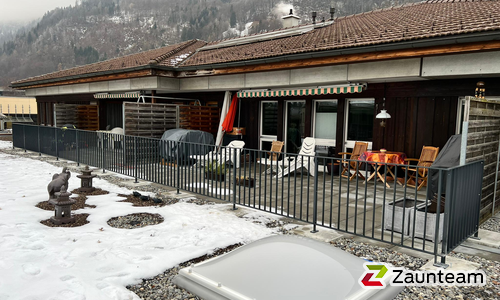 Staketengeländer ohne Handlauf wurde in Interlaken von Zaunteam Berner Oberland, Ringgenberg im Jahr 2021 erstellt.