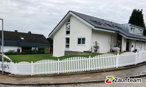 Vinylzaun Galant Dublin wurde in Bad Säckingen von Zaunteam Granacher, Lauchringen im Jahr 2021 erstellt.