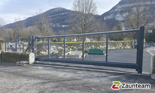 Industrieschiebetor / Industrieschiebetor wurde in Veyrier von Swissclôture Genève, Bellevue im Jahr 2026 erstellt.