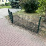 Doppelstabmatten leicht feuerverzinkt und grün beschichtet mit Pfosten 60 x 40 mit Abdeckleisten einbetoniert wurde in Berlin Buch von Zaunteam Bernau, Bernau im Jahr 2026 erstellt.
