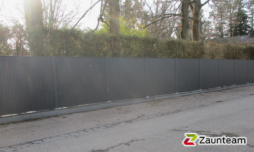 Aluminium Sichtschutz wurde in Landsberg am Lech von Zaunteam Ammersee, Hofstetten im Jahr 2024 erstellt.