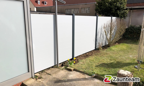 Aluminium Sichtschutz wurde in Heuerssen von Zaunteam Schaumburger Land, Stadthagen im Jahr 2020 erstellt.