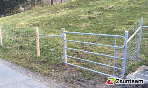 Weidetor ausziehbar wurde in Bilten  von Zaunteam Linth GmbH, Uznach im Jahr 2015 erstellt.