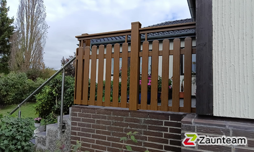 Aluminium Geländer Classic mit Aluminiumpfosten vierkant RAL Standardfarbe Aufsatzmontage wurde in Duingen von Zaunteam Weser-Leine, Salzhemmendorf im Jahr 2025 erstellt.