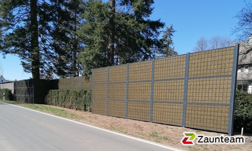 Schallschutzzaun Noistop Steel wurde in Sundern von Zaunteam Sauerland, Neuenrade im Jahr 2025 erstellt.