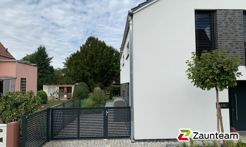 Aluminium Tor 2-flüglig wurde in Bensheim von Zaunteam Bergstraße-Ried, Lorsch im Jahr 2025 erstellt.