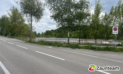 Halbrundlattenzaun weitere wurde in Oberuzwil von Zaunteam Toggenburg, Ebnat-Kappel im Jahr 2025 erstellt.