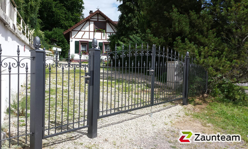 Klassikzauntor 2-flüglig wurde in Stühlingen von Zaunteam Granacher, Lauchringen im Jahr 2016 erstellt.