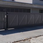 Schiebetor Aluminium wurde in Aarau von Zaunteam Aargau, Egliswil im Jahr 2026 erstellt.