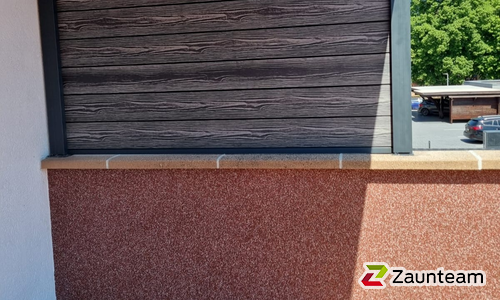 WPC Varioprofil Sichtschutz, Aluminiumpfosten vierkant 85 x 85 mm in Aussparung wurde in Namborn von Zaunteam Saar-Pfalz, Bruchmühlbach-Miesau im Jahr 2026 erstellt.