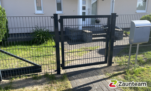 Doppelstabmattentor 1-flüglig wurde in Ueckermünde von Zaunteam Pasewalk, Pasewalk im Jahr 2026 erstellt.