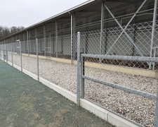 Diagonalgeflecht verzinkt mit Rohrpfosten verzinkt einbetoniert wurde in Céligny von Swissclôture Genève, Bellevue im Jahr 2025 erstellt.