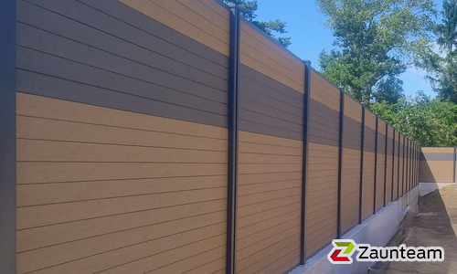 System WPC Sichtschutz, Classic mit Alupfosten mit Fussplatte wurde in Natschbach von Zaunteam Schneebergland, Gloggnitz im Jahr 2025 erstellt.