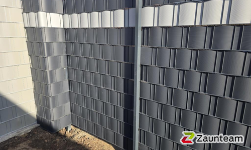 Flechtfix Vario Sichtschutz RAL Standardfarben wurde in Halle von Zaunteam Halle, Halle im Jahr 2026 erstellt.