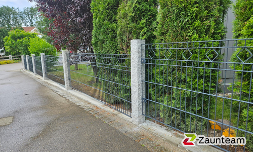 Deko-Doppelstabmattenzaun wurde in Kempten von Zaunteam Allgäu, Bad Hindelang - Unterjoch im Jahr 2025 erstellt.