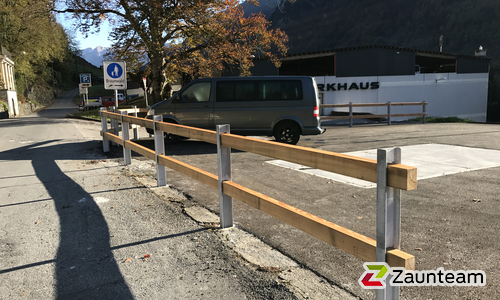 Bündnerzaun wurde in Linthal von Zaunteam Linth, Uznach im Jahr 2017 erstellt.