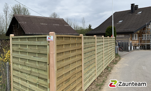 Holz Sichtschutz wurde in Stein von Zaunteam Appenzellerland, Weissbad im Jahr 2019 erstellt.