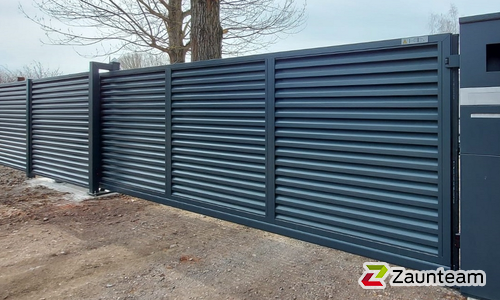 Schiebetor Aluminium wurde in Luckenau von Zaunteam Ostthüringen, Meuselwitz im Jahr 2020 erstellt.